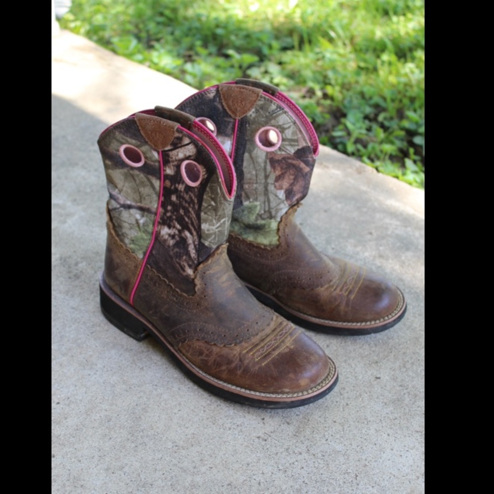 Ariat Women’s Camo and Pink Cowgirl Boots